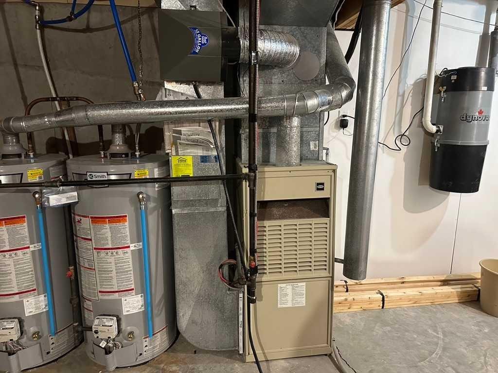 211 Canyon Boulevard West, Lethbridge, AB - Indoor Photo Showing Basement