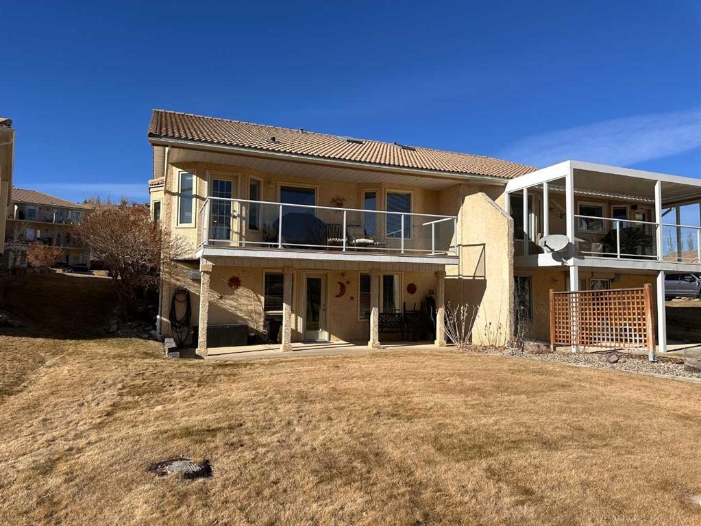 211 Canyon Boulevard West, Lethbridge, AB - Outdoor