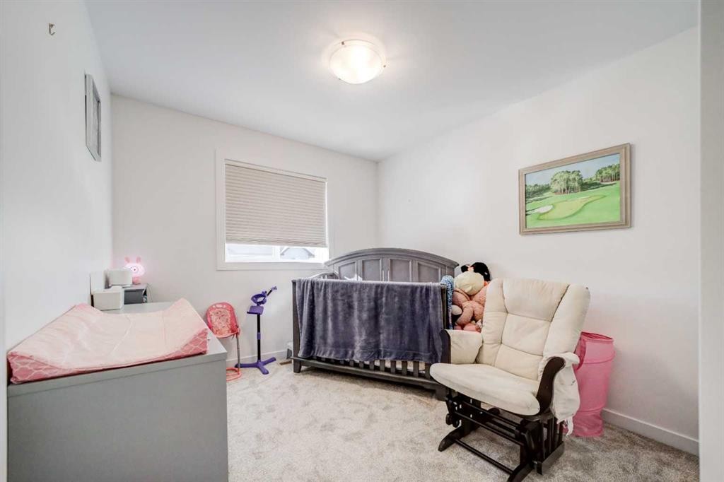 75 Blackwolf Pass North, Lethbridge, AB - Indoor Photo Showing Bedroom