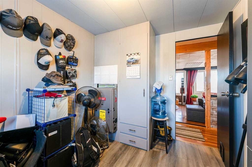 104 2Nd Street, Warner, AB - Indoor Photo Showing Other Room