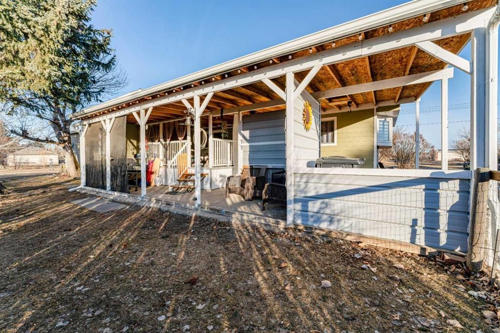 104 2Nd Street, Warner, AB - Outdoor With Deck Patio Veranda