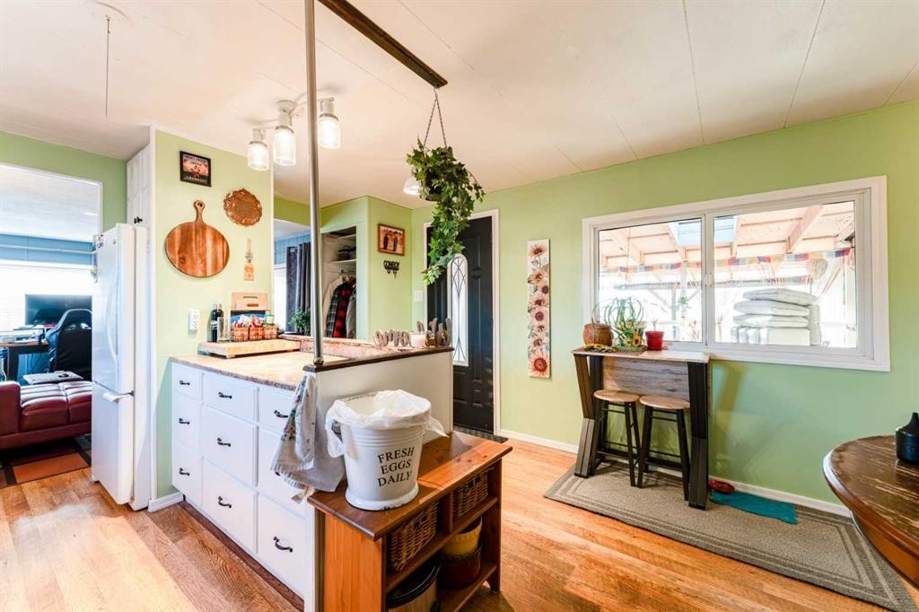 104 2Nd Street, Warner, AB - Indoor