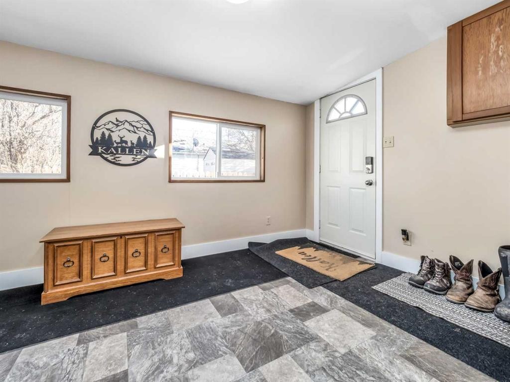 1708 21 Avenue, Coaldale, AB - Indoor Photo Showing Other Room