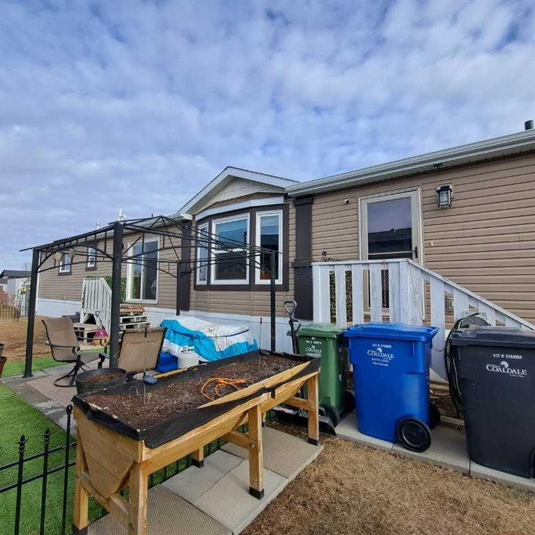212 Engineer Avenue, Coaldale, AB