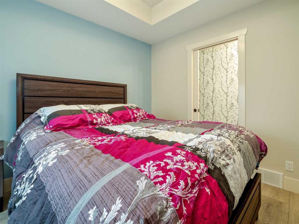 453 Westgate Crescent, Coaldale, AB - Indoor Photo Showing Bedroom