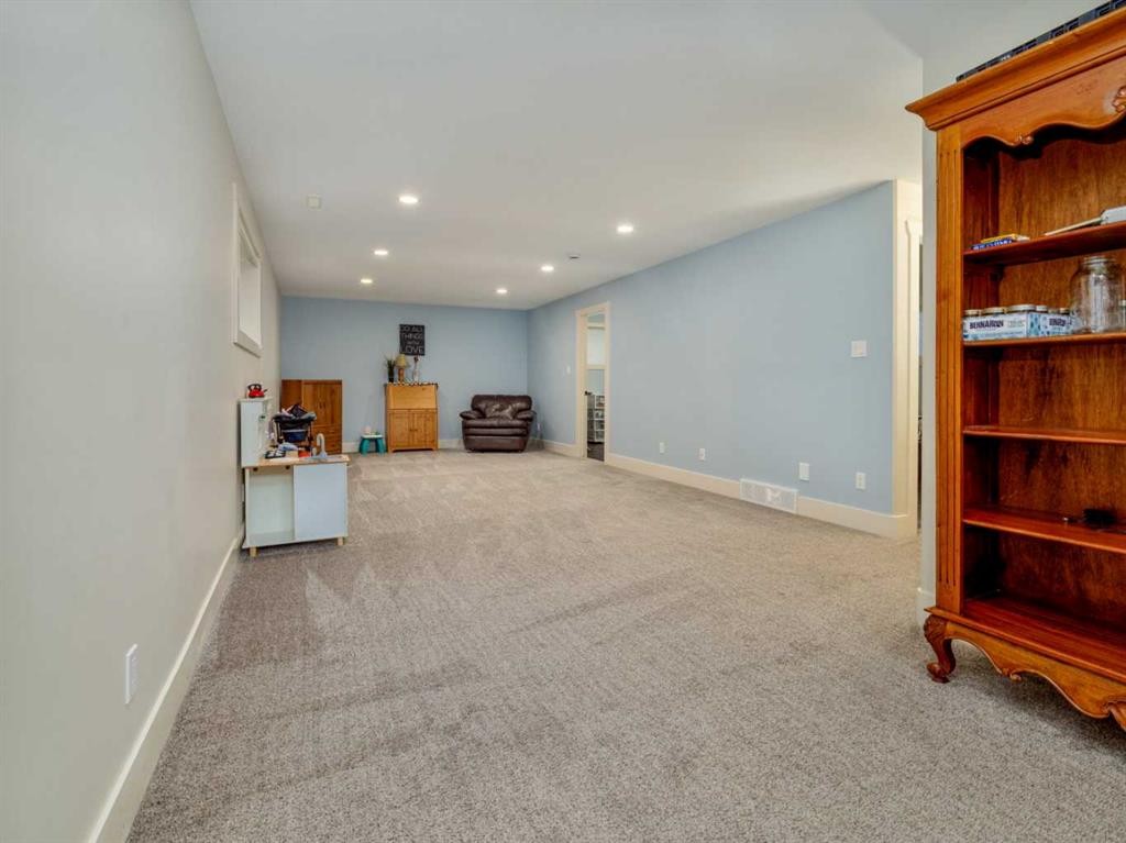 453 Westgate Crescent, Coaldale, AB - Indoor Photo Showing Other Room