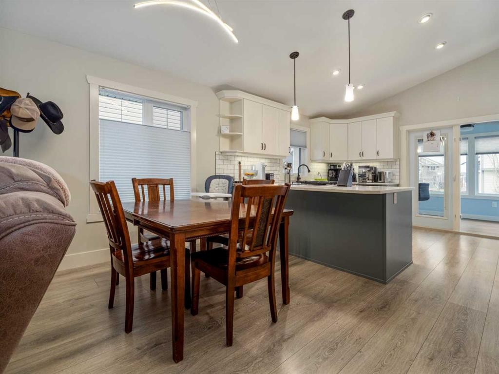 453 Westgate Crescent, Coaldale, AB - Indoor Photo Showing Dining Room