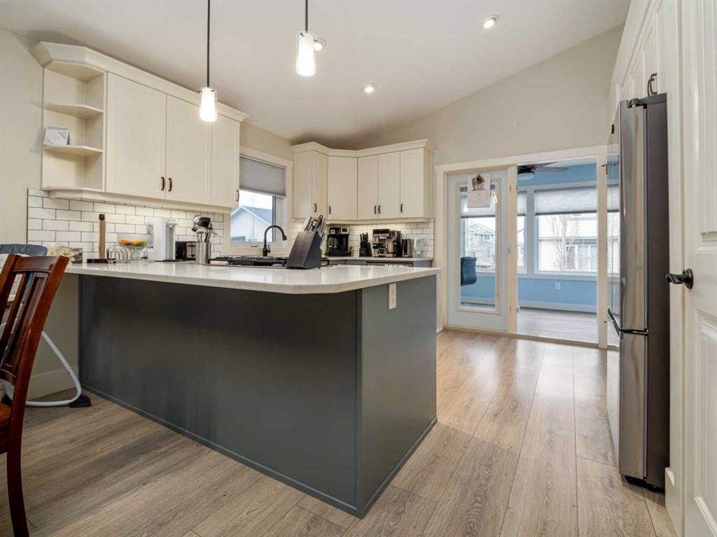 453 Westgate Crescent, Coaldale, AB - Indoor Photo Showing Kitchen