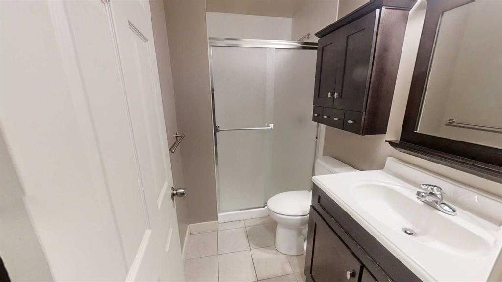 633 48 Avenue, Coalhurst, AB - Indoor Photo Showing Bathroom