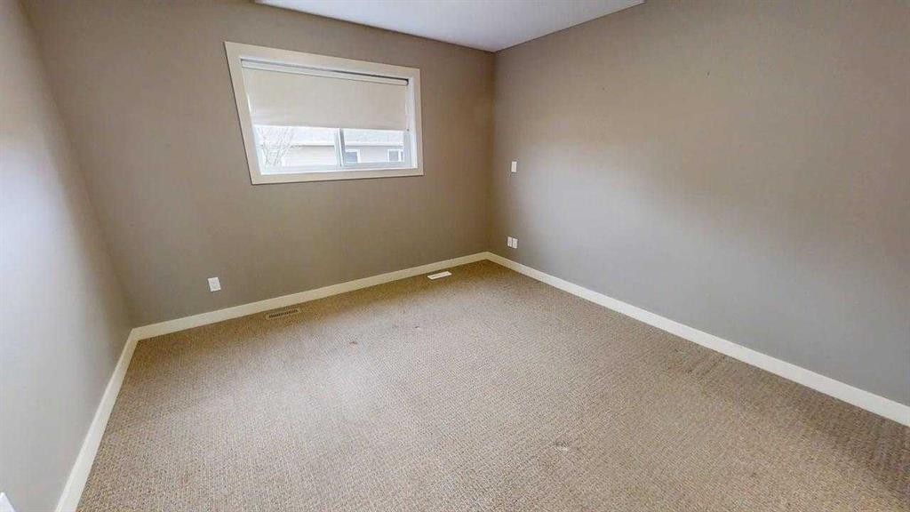 633 48 Avenue, Coalhurst, AB - Indoor Photo Showing Other Room