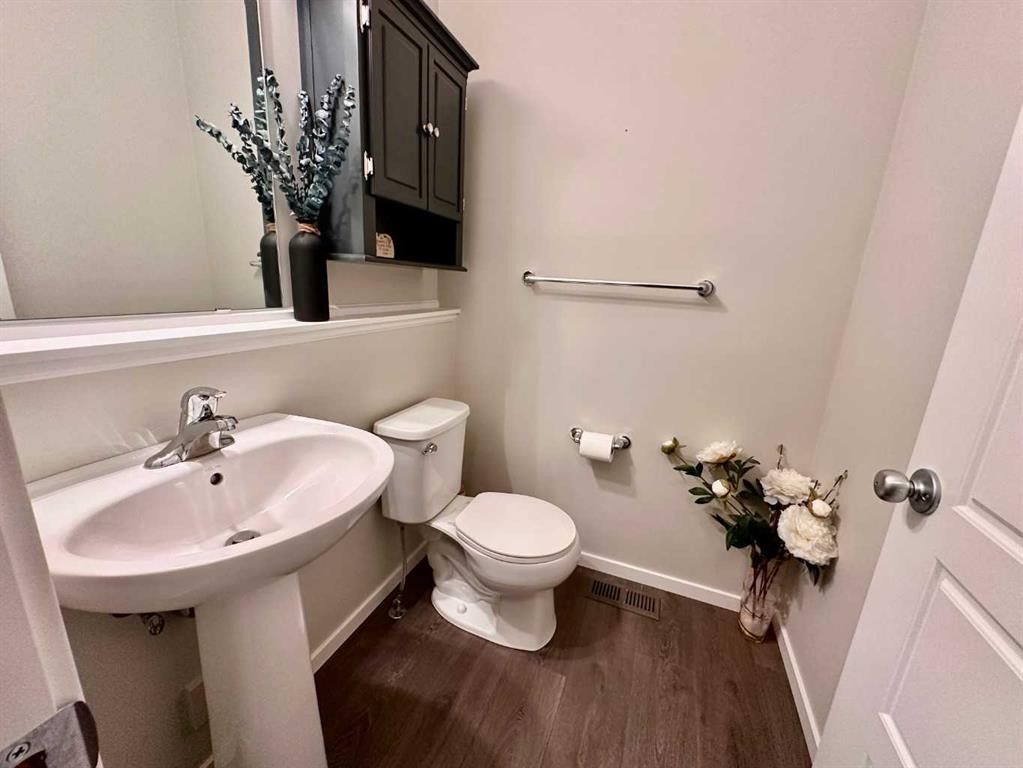 802 Miners Boulevard West, Lethbridge, AB - Indoor Photo Showing Bathroom