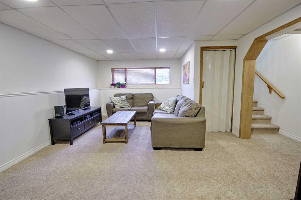 46 Heritage Crescent West, Lethbridge, AB - Indoor Photo Showing Basement