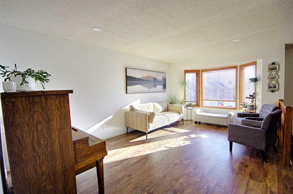 46 Heritage Crescent West, Lethbridge, AB - Indoor Photo Showing Other Room