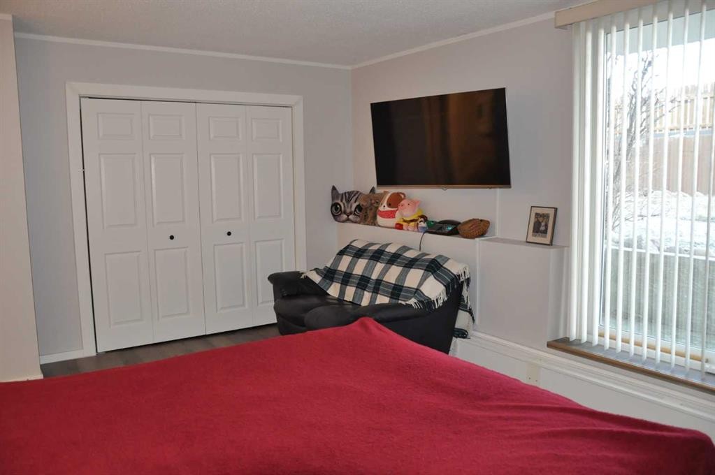134-1237 4 Avenue South, Lethbridge, AB - Indoor Photo Showing Bedroom