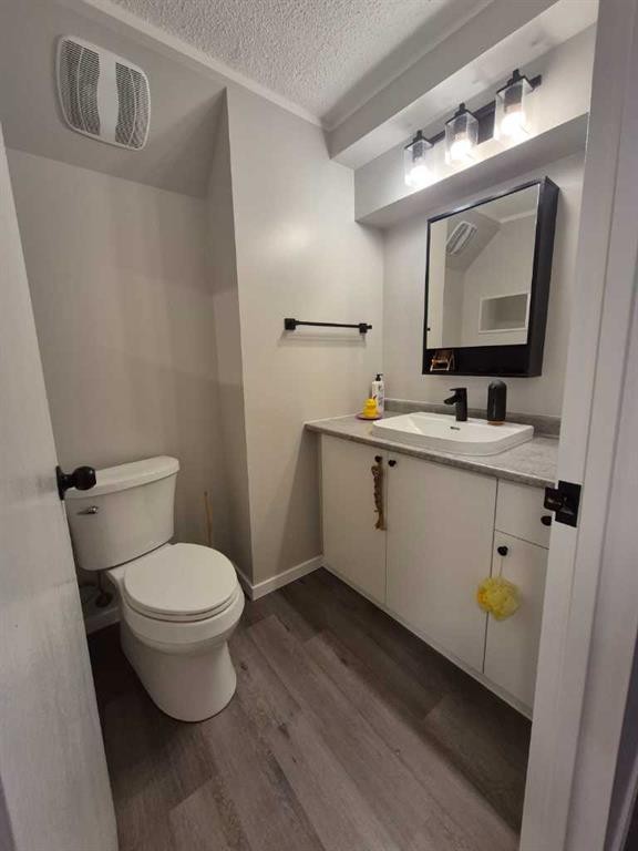 134-1237 4 Avenue South, Lethbridge, AB - Indoor Photo Showing Bathroom