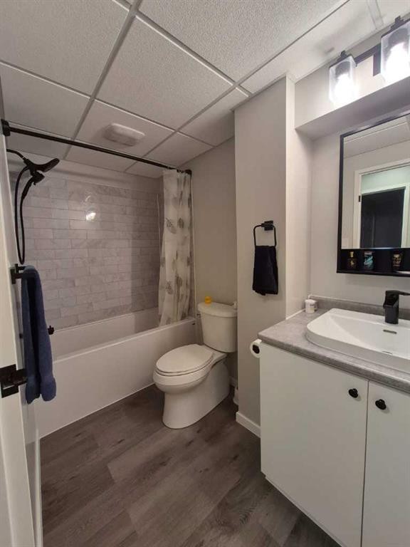 134-1237 4 Avenue South, Lethbridge, AB - Indoor Photo Showing Bathroom