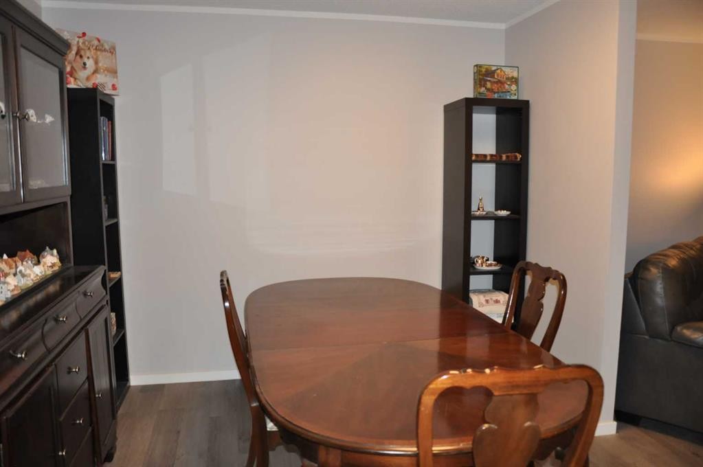 134-1237 4 Avenue South, Lethbridge, AB - Indoor Photo Showing Dining Room