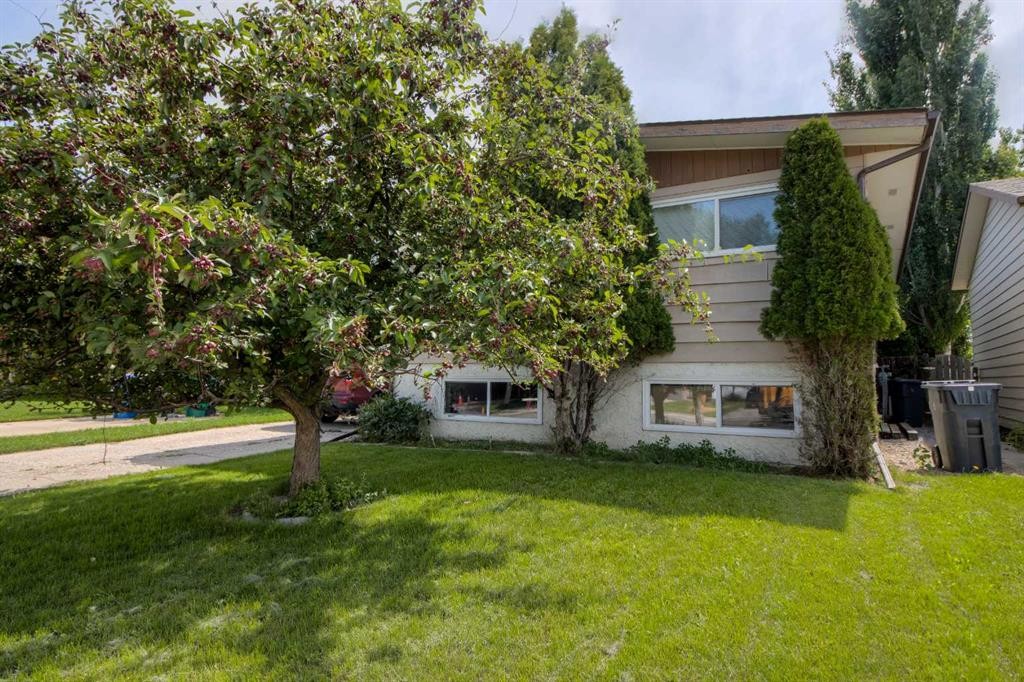 7 Cayuga Place West, Lethbridge, AB - Outdoor