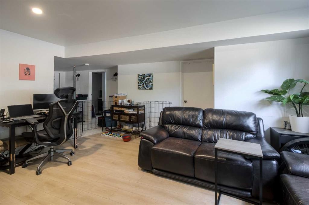 7 Cayuga Place West, Lethbridge, AB - Indoor