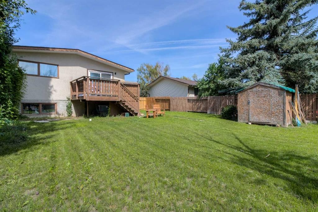 7 Cayuga Place West, Lethbridge, AB - Outdoor With Deck Patio Veranda