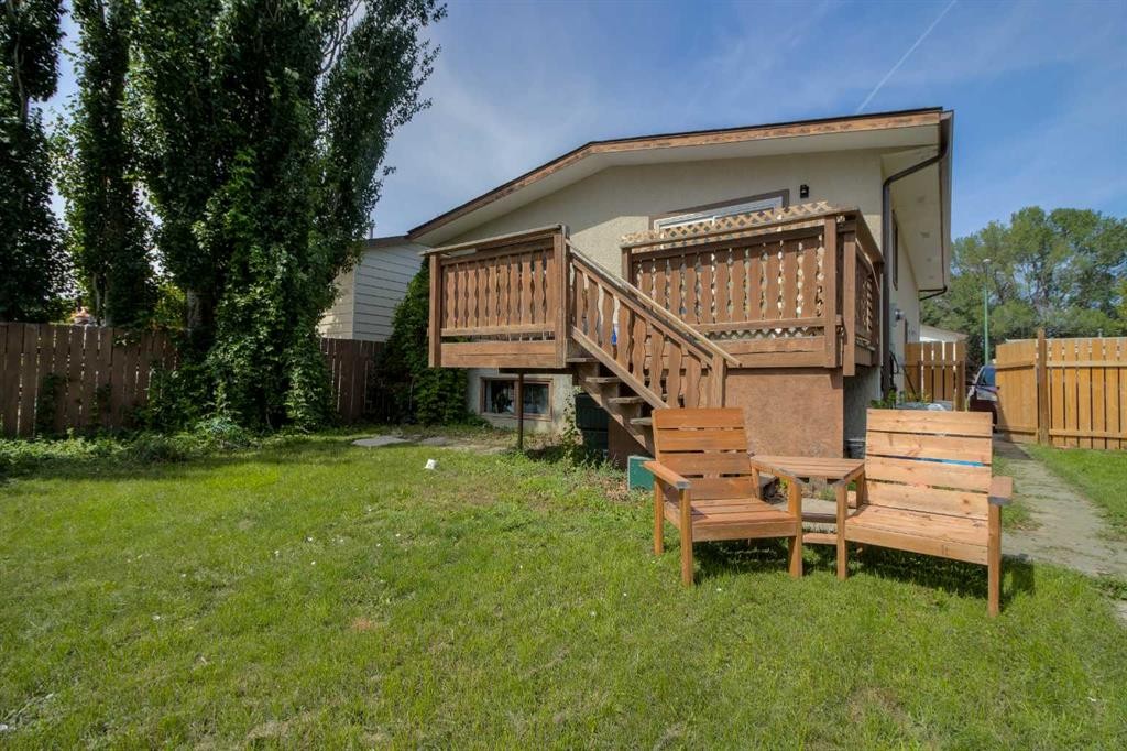 7 Cayuga Place West, Lethbridge, AB - Outdoor With Deck Patio Veranda