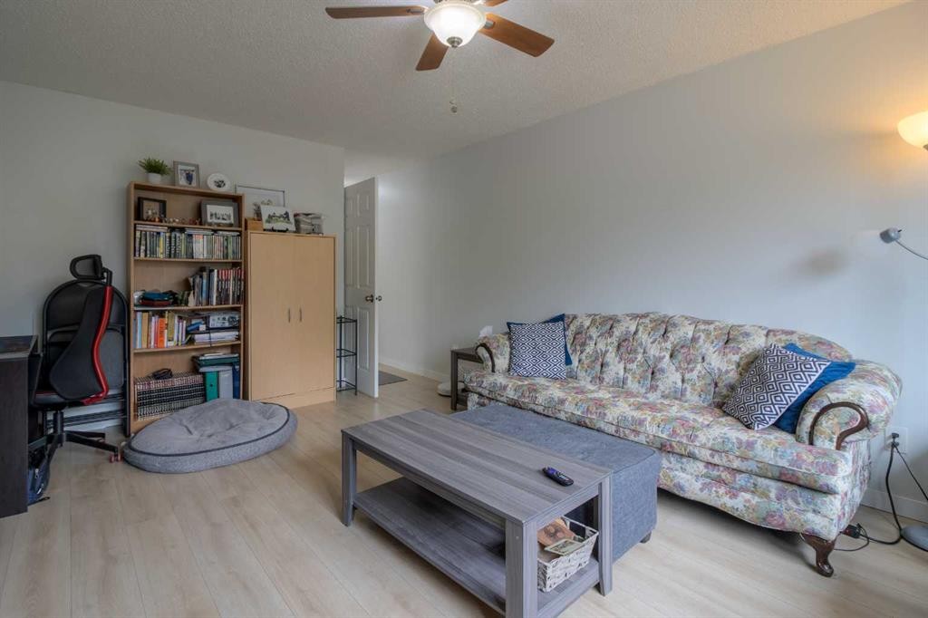 7 Cayuga Place West, Lethbridge, AB - Indoor