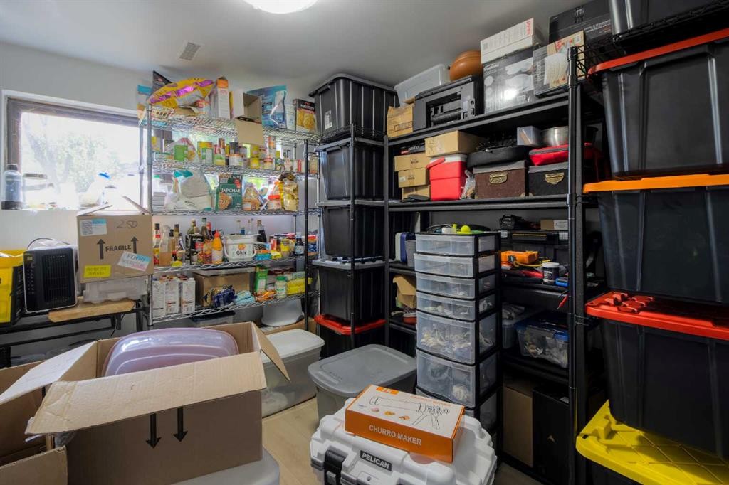 7 Cayuga Place West, Lethbridge, AB - Indoor