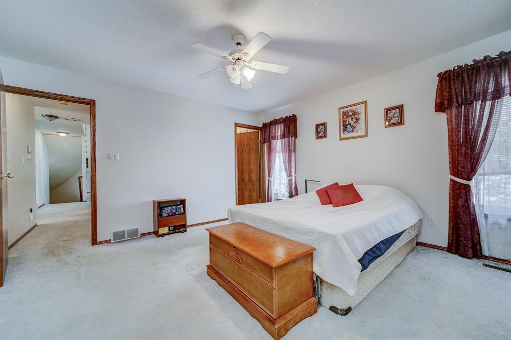 161078 Twp 132 Road, Vauxhall, AB - Indoor Photo Showing Bedroom