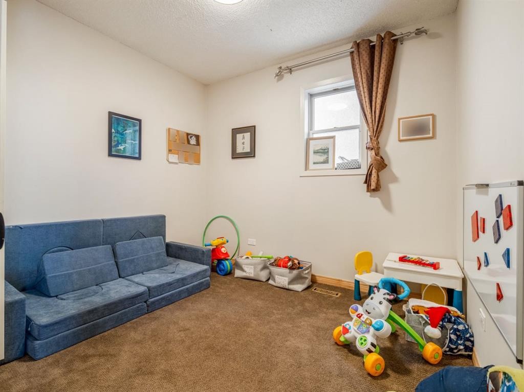 90 Chippewa Crescent West, Lethbridge, AB - Indoor