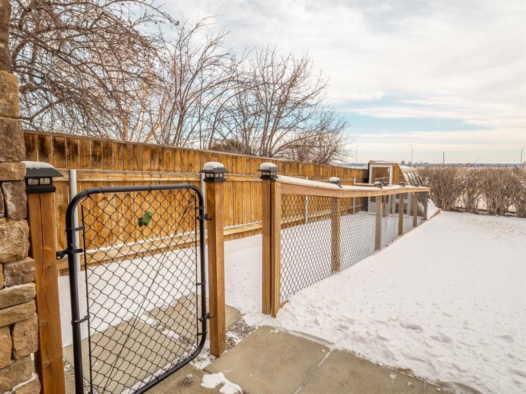 90 Chippewa Crescent West, Lethbridge, AB - Outdoor