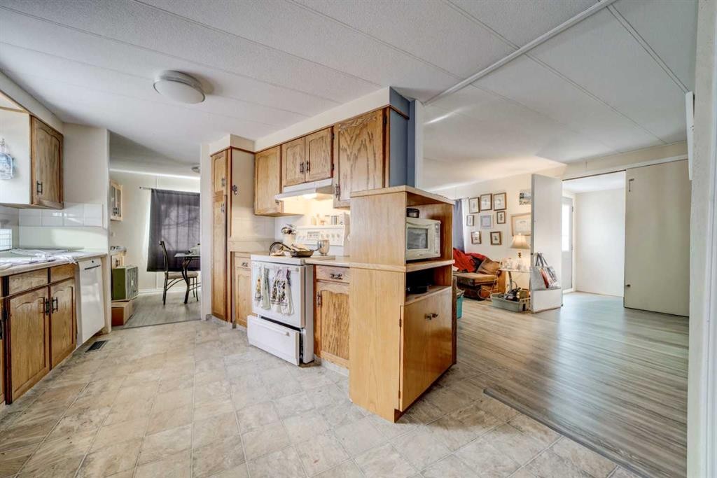 55-1410 43 Street South, Lethbridge, AB