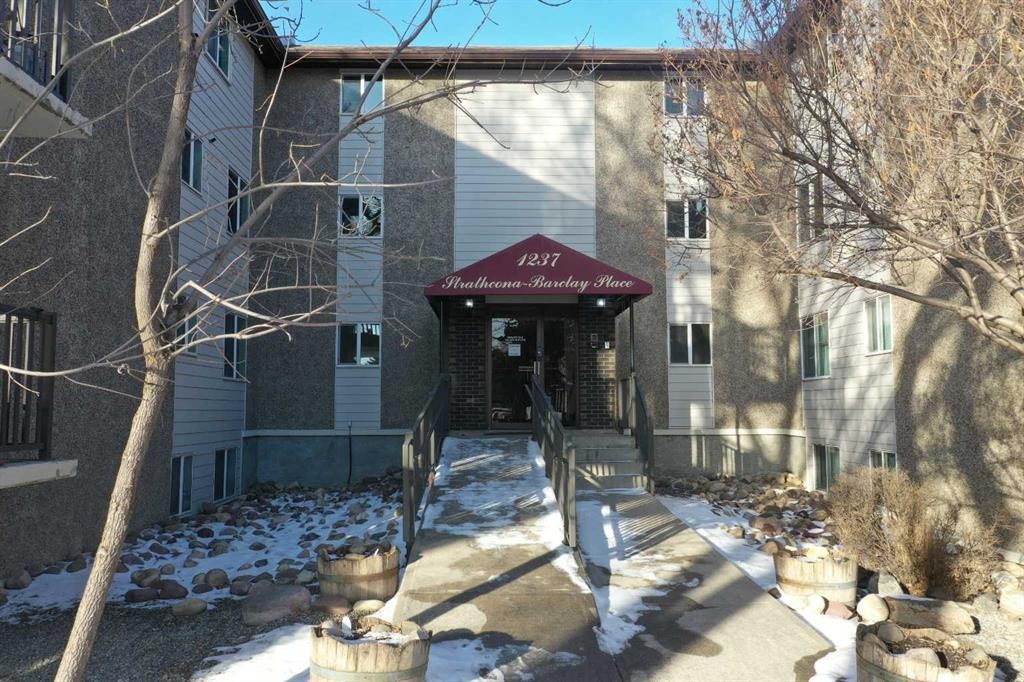 121-1237 4 Avenue South, Lethbridge, AB - Outdoor