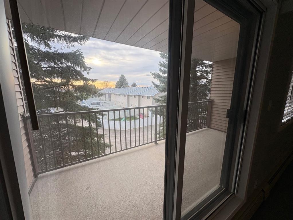 308-85 Foxbend Crescent North, Lethbridge, AB - Outdoor With Balcony