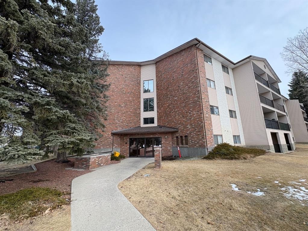 308-85 Foxbend Crescent North, Lethbridge, AB - Outdoor