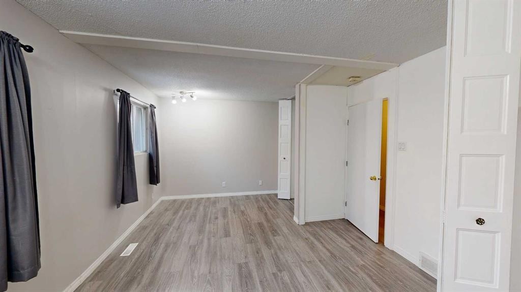 1-115 Lafayette Boulevard West, Lethbridge, AB - Indoor Photo Showing Other Room