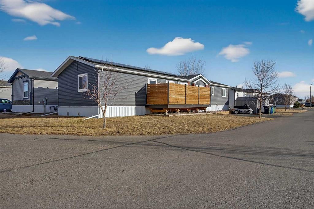 5004 Seasons Boulevard, Coaldale, AB - Outdoor