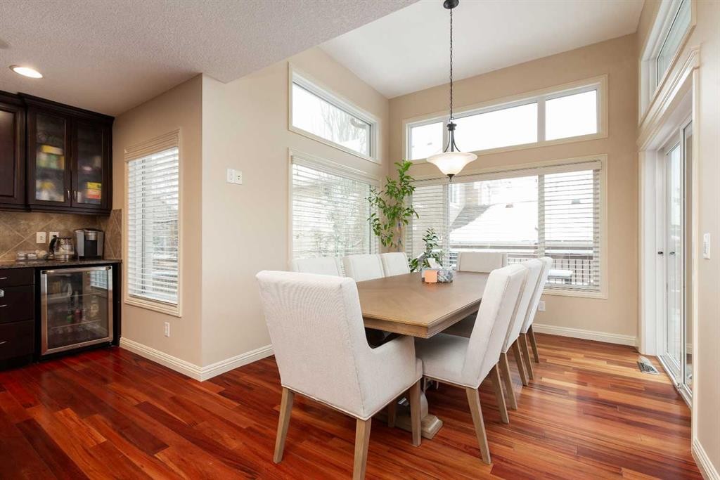443 Everbrook Way Sw, Calgary, AB - Indoor Photo Showing Dining Room