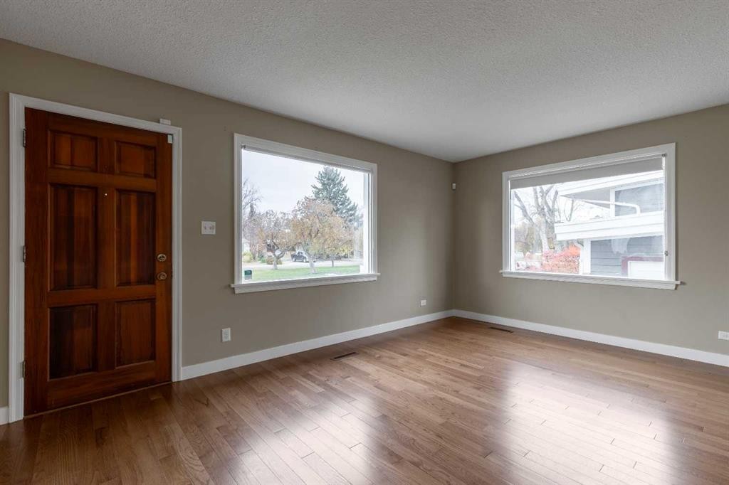 315 Dieppe Boulevard South, Lethbridge, AB - Indoor Photo Showing Other Room