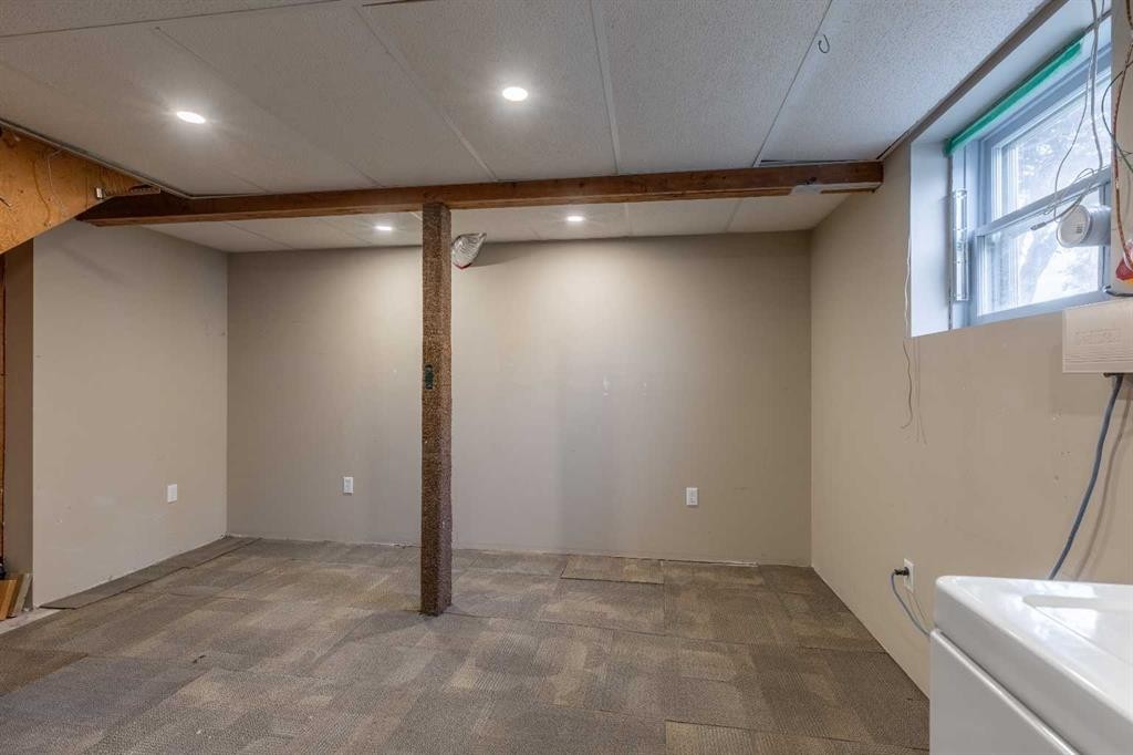 315 Dieppe Boulevard South, Lethbridge, AB - Indoor