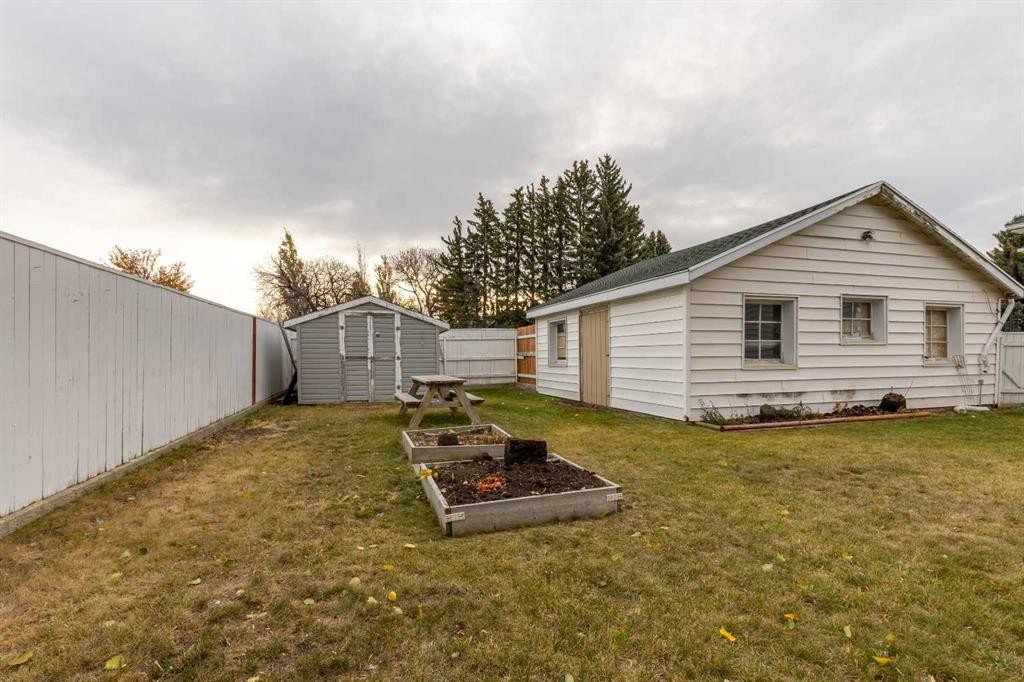 315 Dieppe Boulevard South, Lethbridge, AB - Outdoor