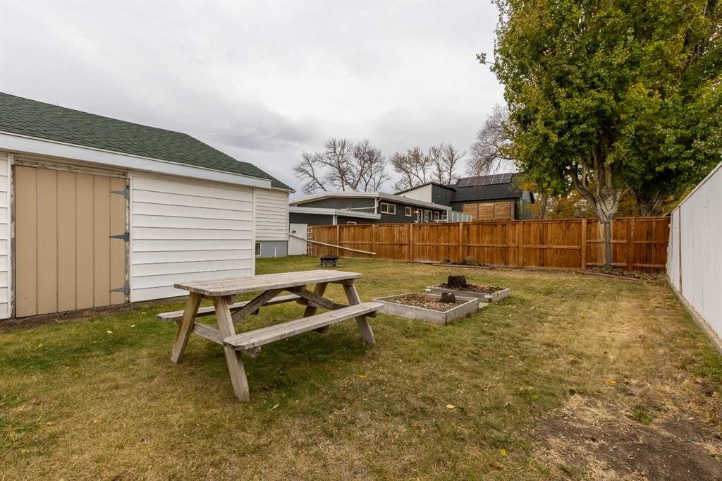 315 Dieppe Boulevard South, Lethbridge, AB - Outdoor