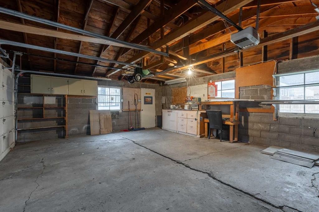 315 Dieppe Boulevard South, Lethbridge, AB - Indoor