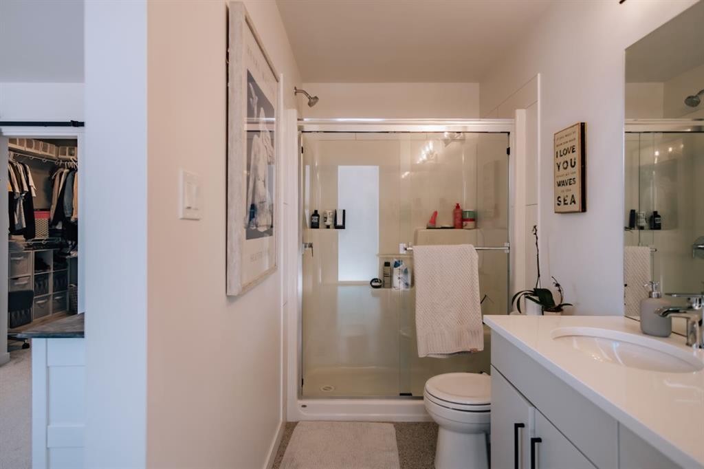 209 Blackwolf Place North, Lethbridge, AB - Indoor Photo Showing Bathroom