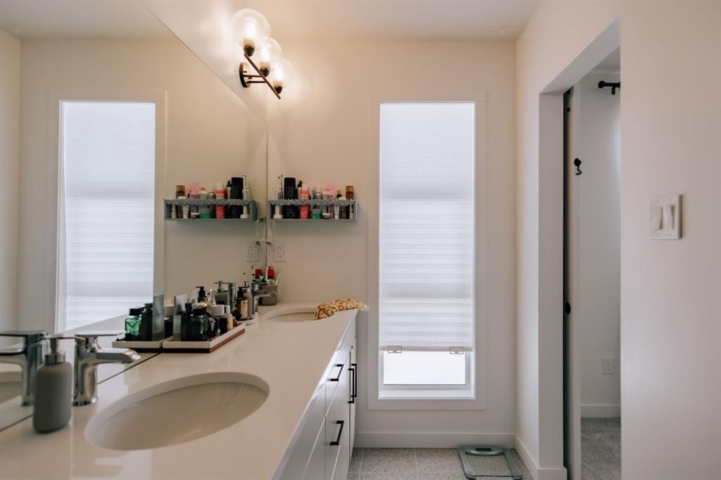 209 Blackwolf Place North, Lethbridge, AB - Indoor Photo Showing Bathroom