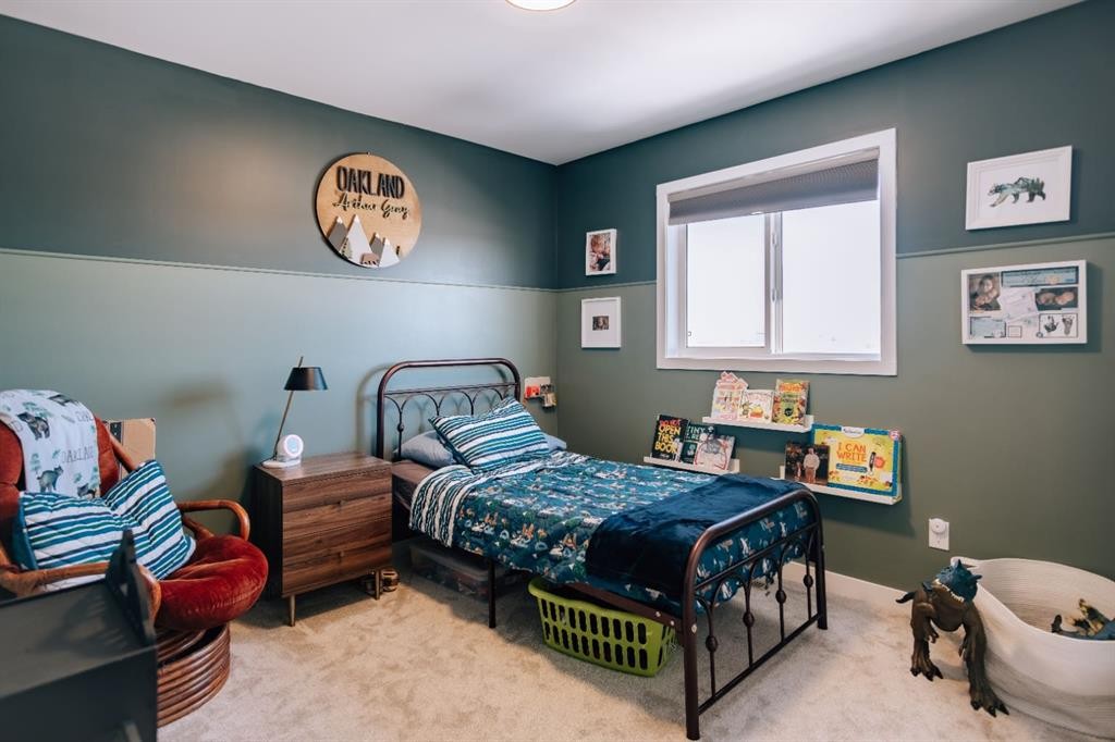 209 Blackwolf Place North, Lethbridge, AB - Indoor Photo Showing Bedroom