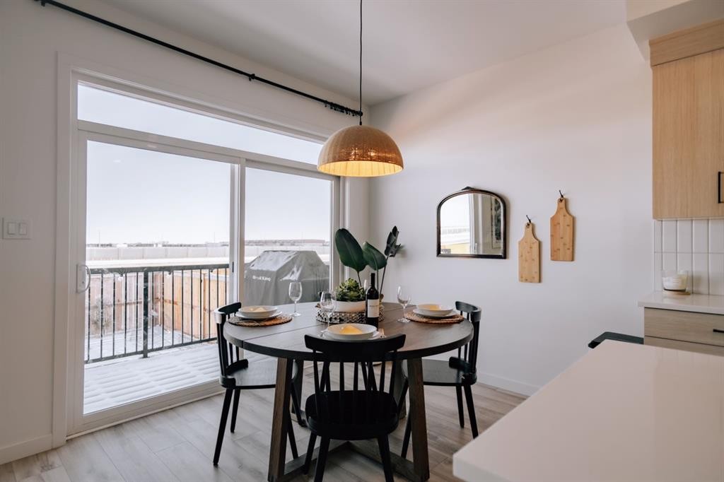 209 Blackwolf Place North, Lethbridge, AB - Indoor Photo Showing Dining Room