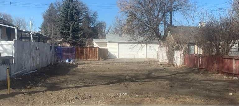 1607 3 Avenue North, Lethbridge, AB