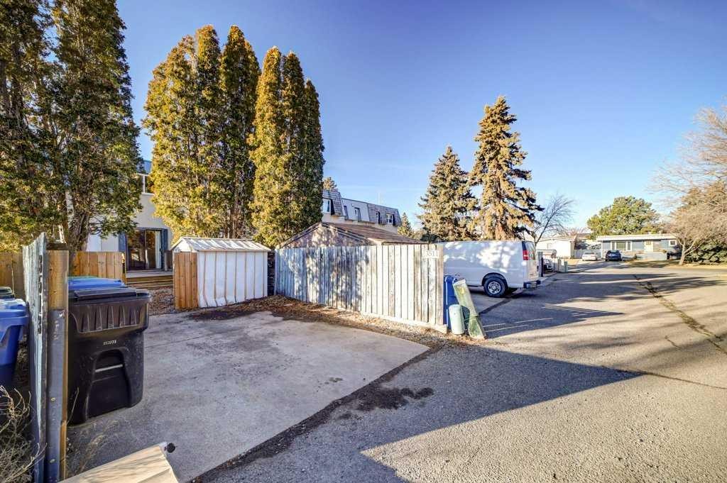 3511 Forestry Avenue South, Lethbridge, AB - Outdoor