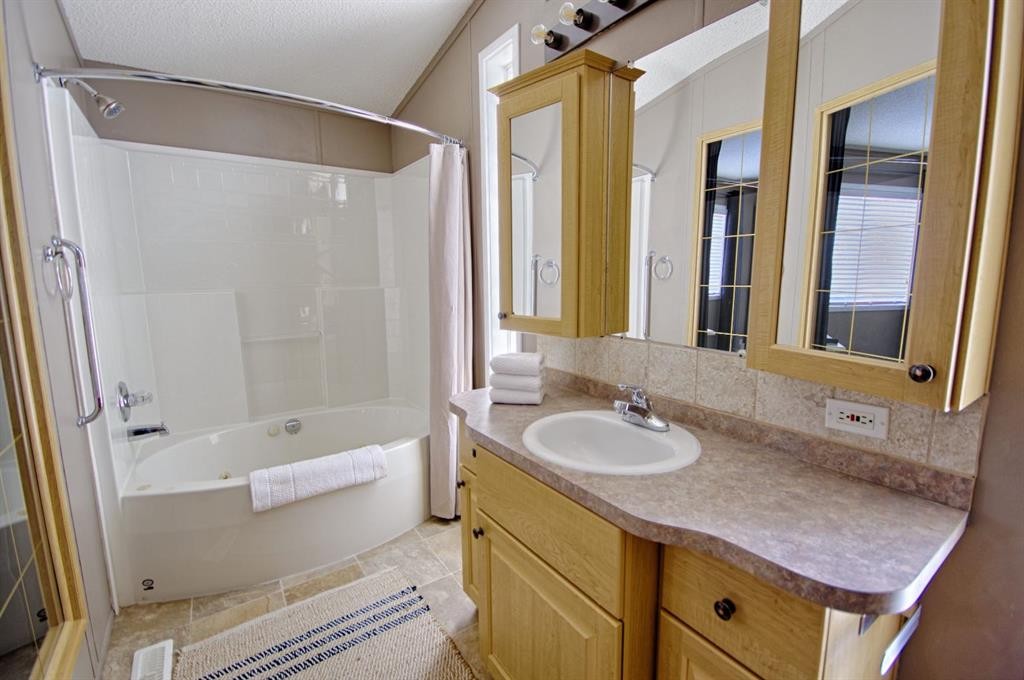 3315 31 Street, Lethbridge, AB