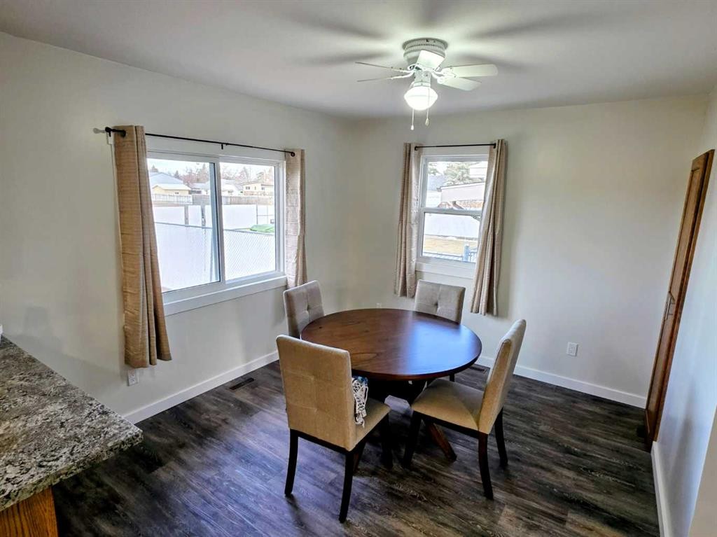 5105 54 Avenue, Taber, AB - Indoor Photo Showing Dining Room